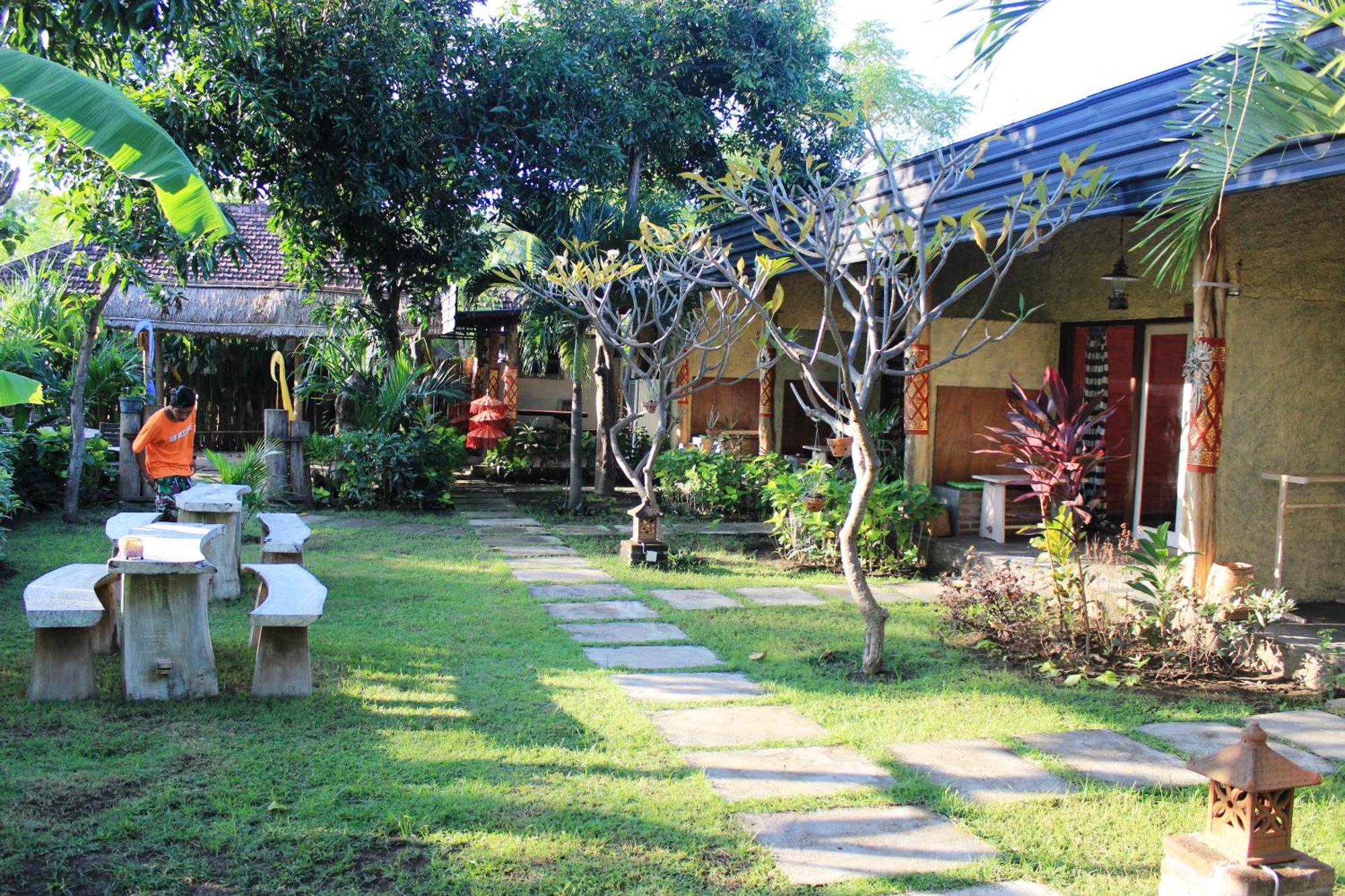 Sudi Guest House Pemuteran Exteriör bild